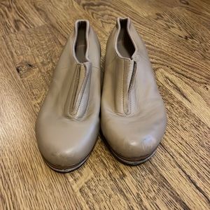 Bloch tan tap shoes
